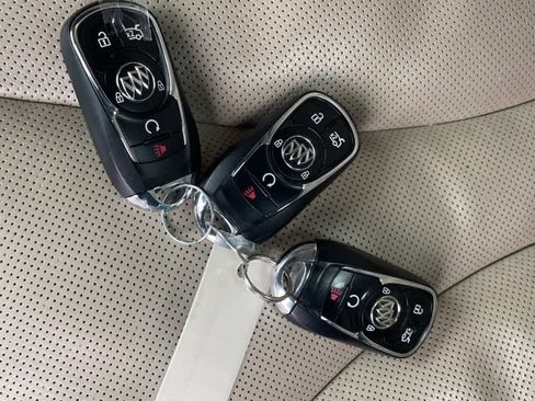 Used 2017 Buick LaCrosse Premium w/ Driver Confidence Package #2 image 19