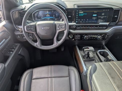 Used 2025 Chevrolet Silverado 1500 High Country w/ Midnight Edition AWD/4WD image 10