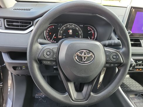 Certified 2025 Toyota RAV4 LE FWD image 24