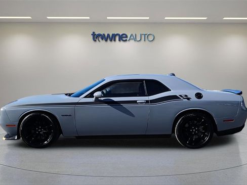 Used 2022 Dodge Challenger R/T w/ Plus Package image 2