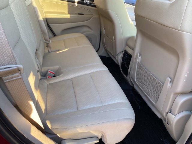 Used 2019 Jeep Grand Cherokee Laredo AWD/4WD image 30
