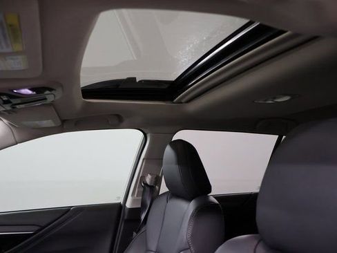 Used 2025 Subaru Outback Limited image 12