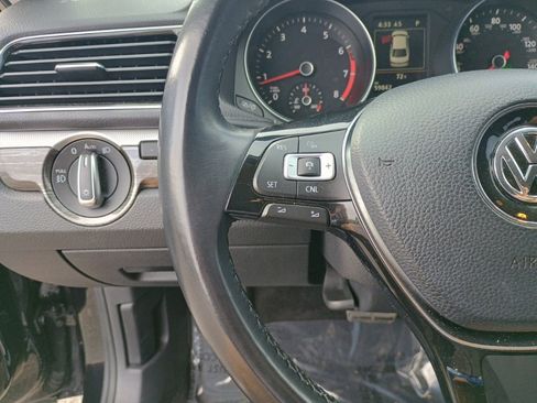 Used 2018 Volkswagen Passat 2.0T SEL Premium image 26