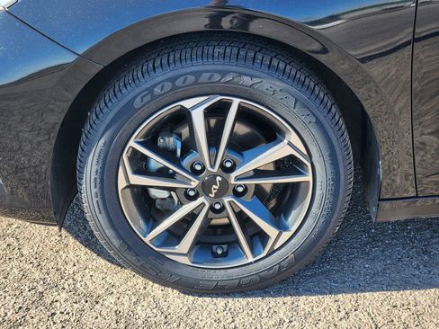 Used 2024 Kia Forte LXS image 13