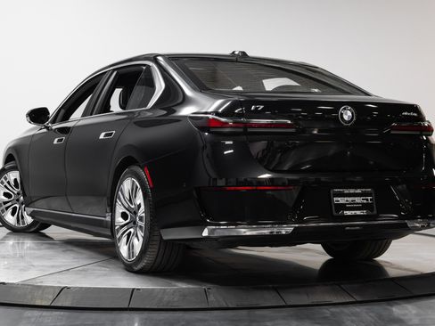 Used 2023 BMW i7 xDrive60 image 52