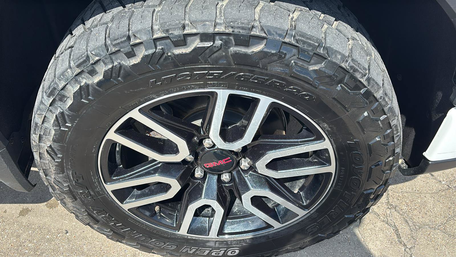Used 2023 GMC Sierra 1500 AT4 w/ AT4 Premium Package AWD/4WD image 11