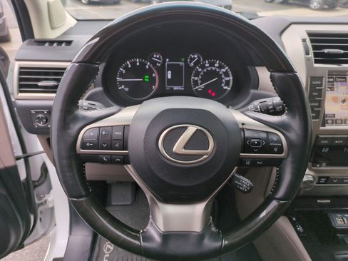 Used 2021 Lexus GX 460 Premium w/ Accessory Package image 17