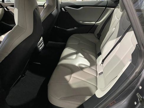 Used 2015 Tesla Model S 70D image 9