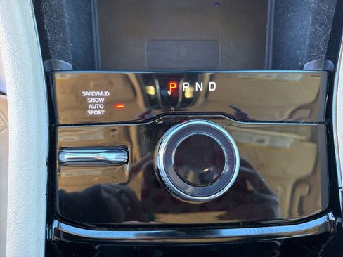 Used 2022 Jeep Grand Cherokee L Limited w/ Luxury Tech Group II image 17