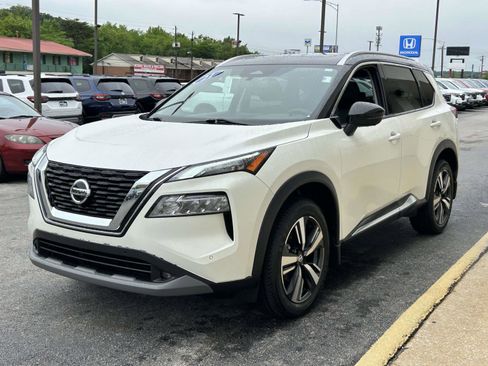 Used 2021 Nissan Rogue SL w/ Premium Package FWD image 4