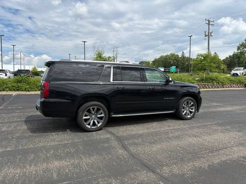 Used 2017 Chevrolet Suburban Premier AWD/4WD image 18