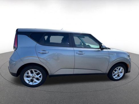 Used 2025 Kia Soul LX w/ LX Technology Package FWD image 10