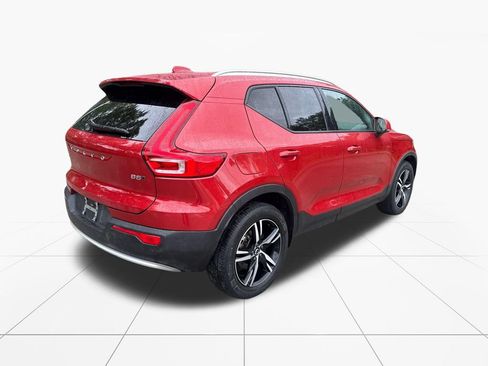 Used 2023 Volvo XC40 B5 Core w/ Convenience Package AWD/4WD image 8