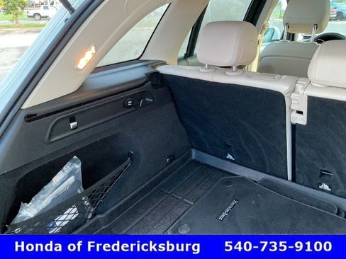 Used 2018 Mercedes-Benz GLC 300 4MATIC image 24