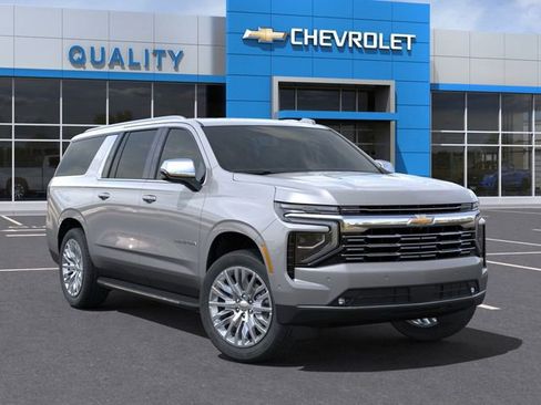 New 2025 Chevrolet Suburban Premier image 7