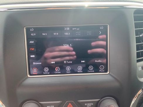 Used 2021 Jeep Grand Cherokee Laredo image 15