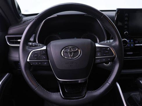Used 2021 Toyota Highlander XSE AWD/4WD image 12