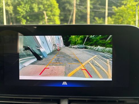 Used 2025 Chevrolet Trax LT FWD image 23
