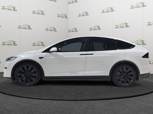 Used 2022 Tesla Model X image 2