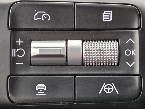 Used 2025 Hyundai Santa Fe SEL FWD image 16