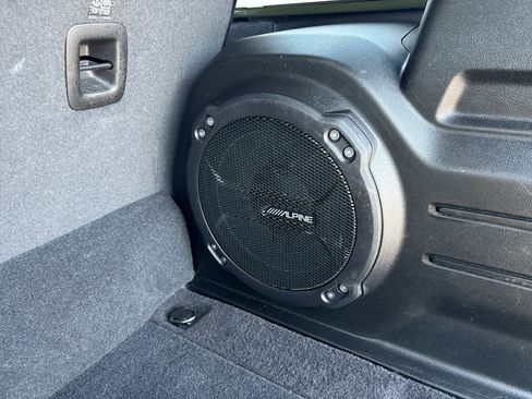 Used 2023 Jeep Wrangler Unlimited w/ Sun & Screen Package AWD/4WD image 8