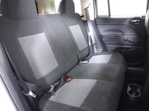 Used 2017 Jeep Patriot Sport AWD/4WD image 27