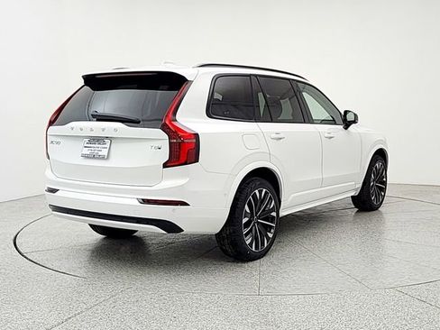 New 2026 Volvo XC90 T8 Ultra w/ Lounge Package image 5