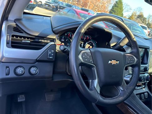 Used 2020 Chevrolet Tahoe LT w/ Luxury Package image 11