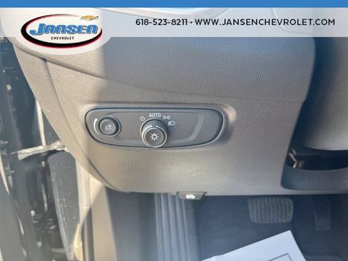 Used 2024 Chevrolet Equinox LT FWD image 17