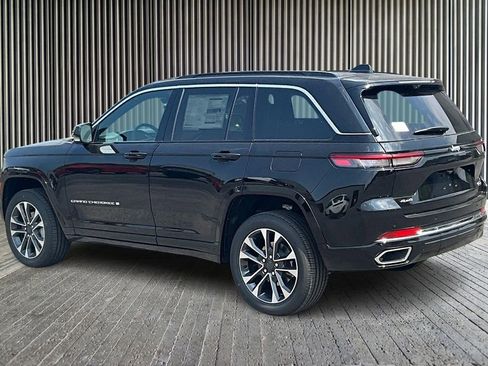 New 2025 Jeep Grand Cherokee Overland w/ Luxury Tech Group IV image 3