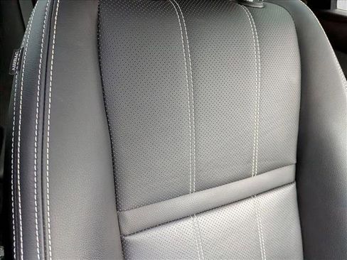 Used 2021 Land Rover Range Rover Velar R-Dynamic S image 18