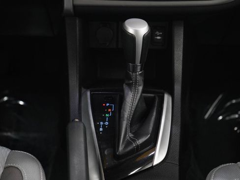 Used 2017 Toyota Corolla LE FWD image 17