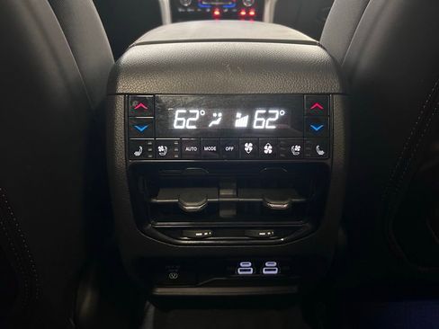 Used 2024 Jeep Grand Cherokee L Summit AWD/4WD image 22