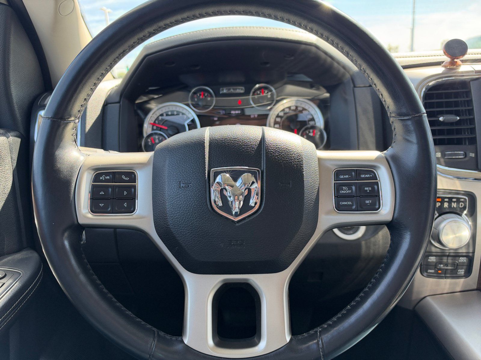 Used 2016 RAM 1500 Laramie w/ Convenience Group AWD/4WD image 9
