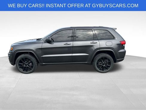 Used 2018 Jeep Grand Cherokee Altitude image 3