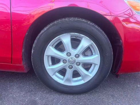 Used 2011 Toyota Camry LE image 18