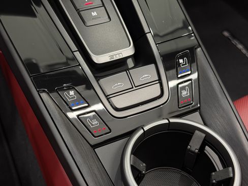 Certified 2025 Porsche 911 Targa 4 GTS AWD/4WD image 37
