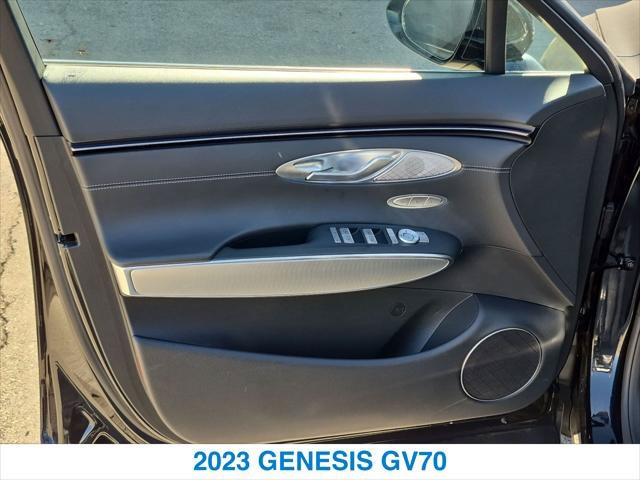 Used 2023 Genesis GV70 2.5T w/ Select Package AWD/4WD image 12