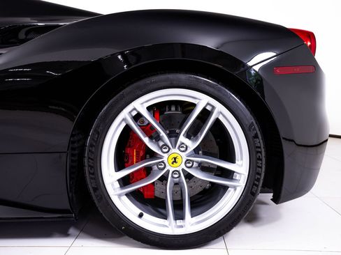 Used 2018 Ferrari 488 Spider RWD image 17