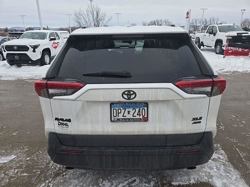 Used 2020 Toyota RAV4 XLE image 9