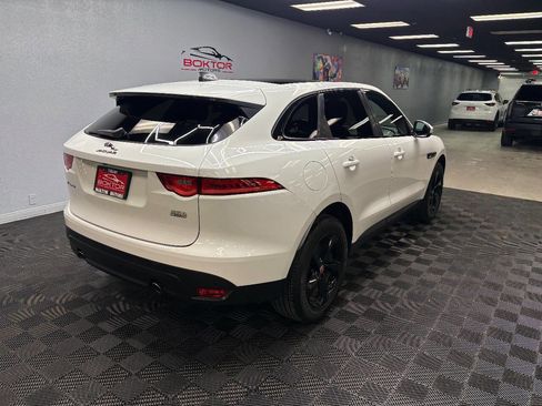 Used 2020 Jaguar F-PACE Premium image 11