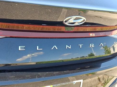 Used 2023 Hyundai Elantra SEL w/ Convenience Package FWD image 29