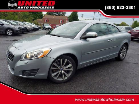 Used 2012 Volvo C70 T5 w/ Climate Pkg FWD image 1