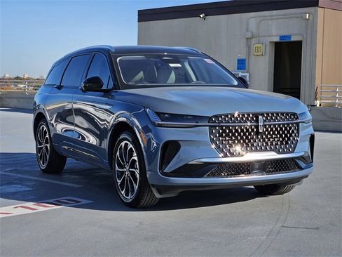 New 2026 Lincoln Nautilus Reserve image 3