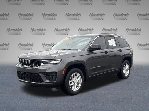Used 2024 Jeep Grand Cherokee Laredo X image 4