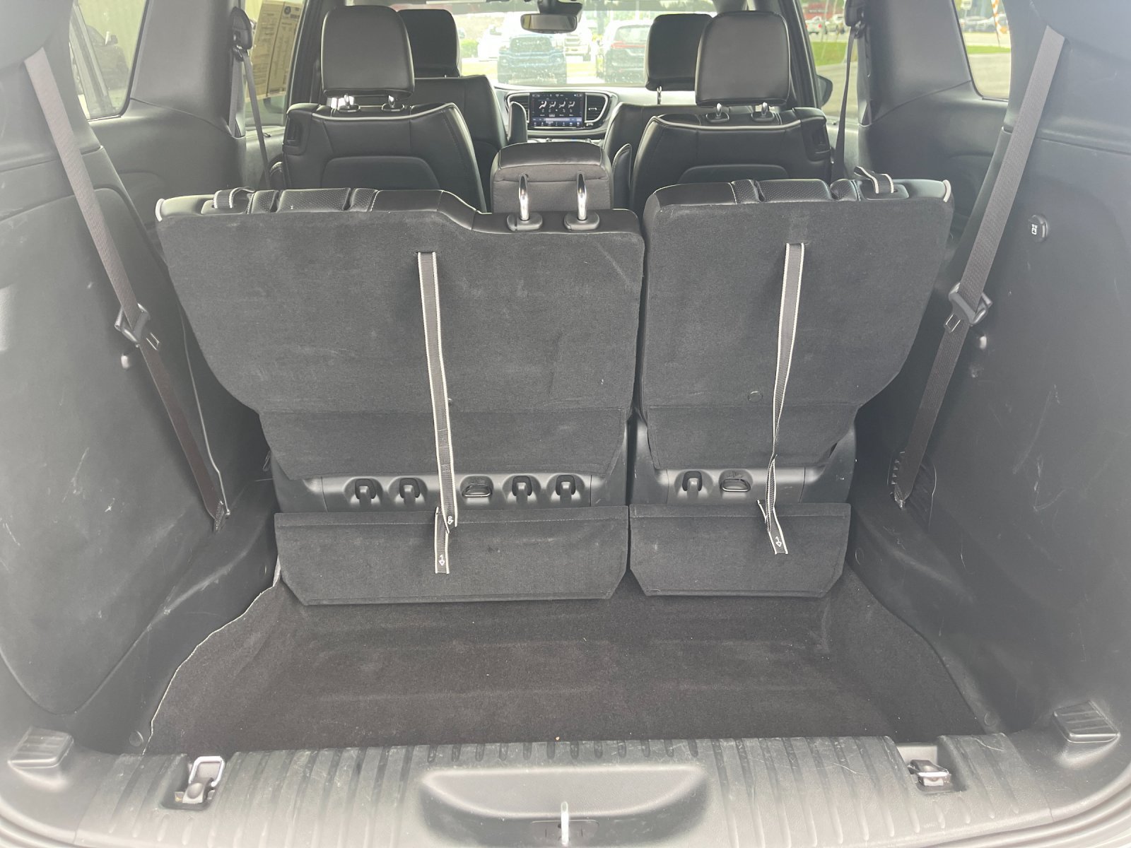 Used 2025 Chrysler Pacifica Limited FWD image 18