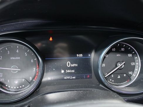 Used 2022 Buick Encore GX Essence w/ Experience Buick Package image 10