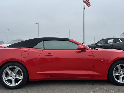 Used 2020 Chevrolet Camaro LT image 11