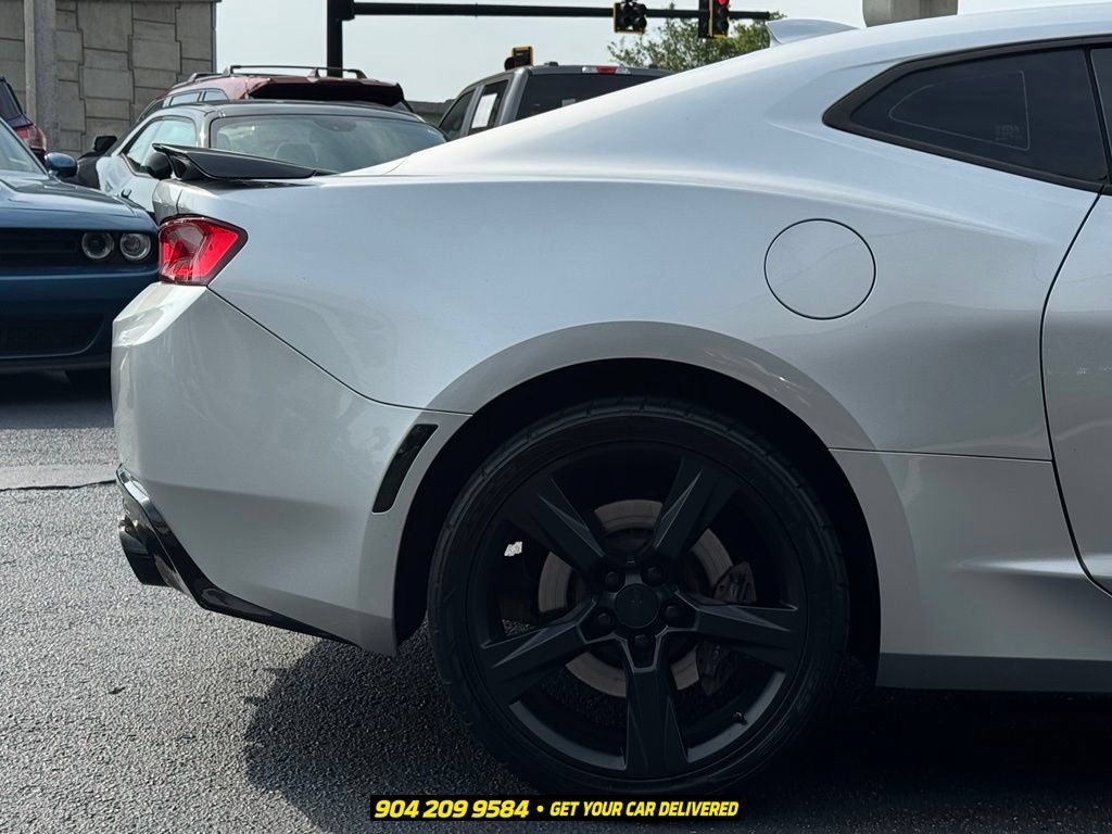 Used 2018 Chevrolet Camaro SS RWD image 10