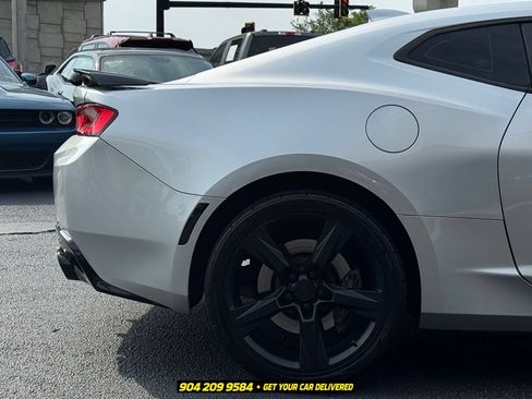 Used 2018 Chevrolet Camaro SS RWD image 10